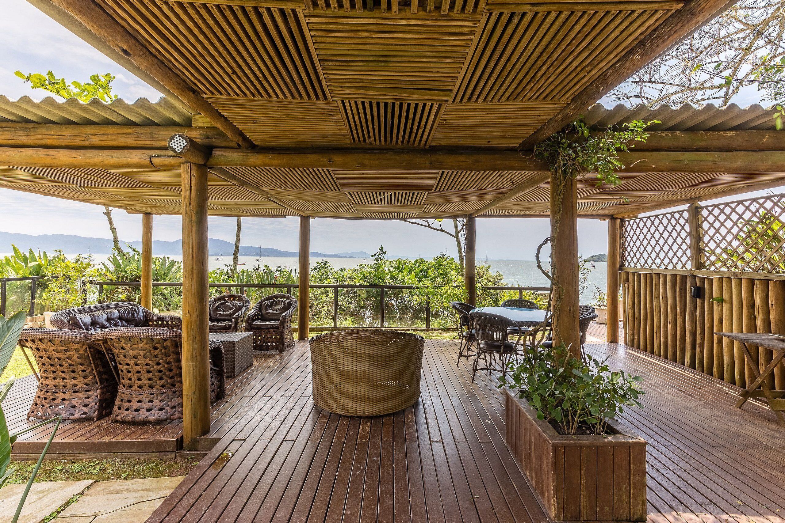 Basic Apartment | Outdoor dining