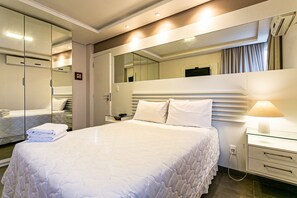 Basic Apartment | 1 bedroom, iron/ironing board, free WiFi - JBM Apto pé na areia com vista mar (Florianópolis)