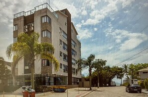 Basic Apartment | Exterior - JBM Apto pé na areia com vista mar (Florianópolis)