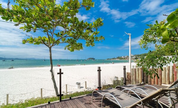 Beach - JBM Apto pé na areia com vista mar (Florianópolis)