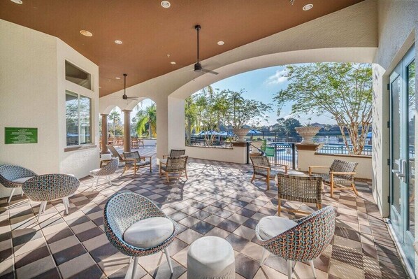 Terrace/patio - South Pool, no Rear Neighbors, Games Room, Xbox, Gated, Fitness Room, 12 Miles to Disney World (Davenport)