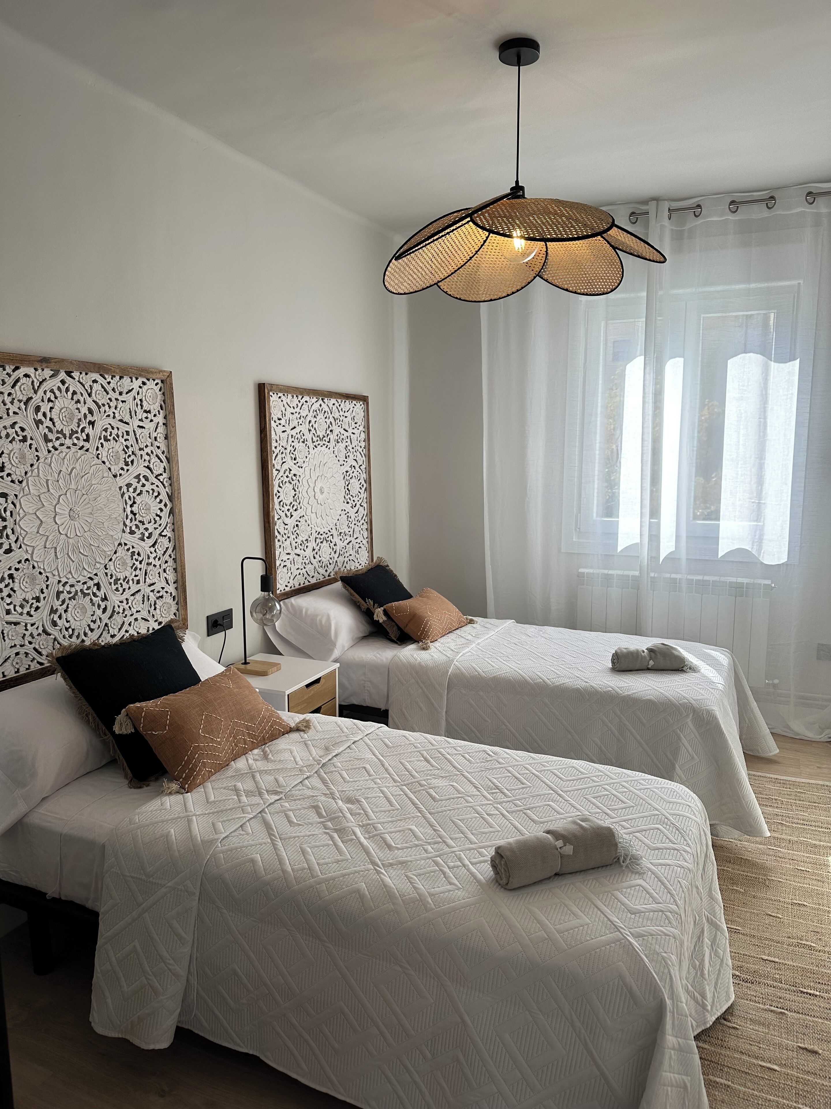 3 slaapkamers, een strijkplank/strijkijzer, wifi, beddengoed