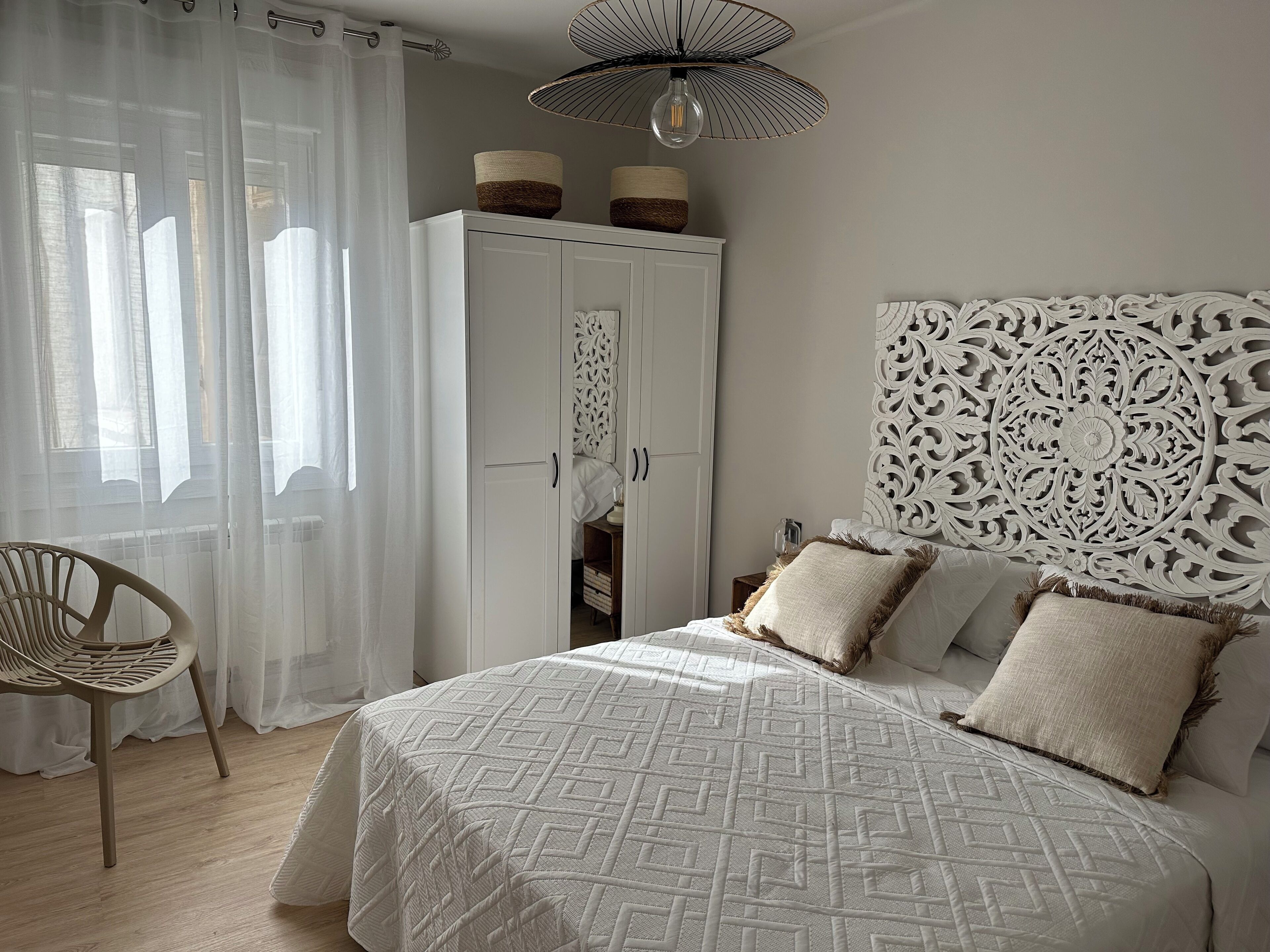 3 slaapkamers, een strijkplank/strijkijzer, wifi, beddengoed