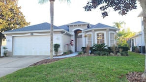 Exterior - Themed kid Bedrooms, 17 Miles to Disney and Legoland, Private Pool, Kitchen, Wifi, Washer, Dryer (Haines City)