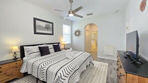 4 bedrooms, free WiFi - Themed kid Bedrooms, 17 Miles to Disney and Legoland, Private Pool, Kitchen, Wifi, Washer, Dryer (Haines City)