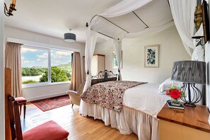 4 bedrooms, free WiFi, bed sheets