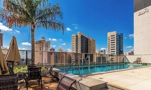 Outdoor pool - MBC Edifício Metropolitan Barcelona (Goiânia)