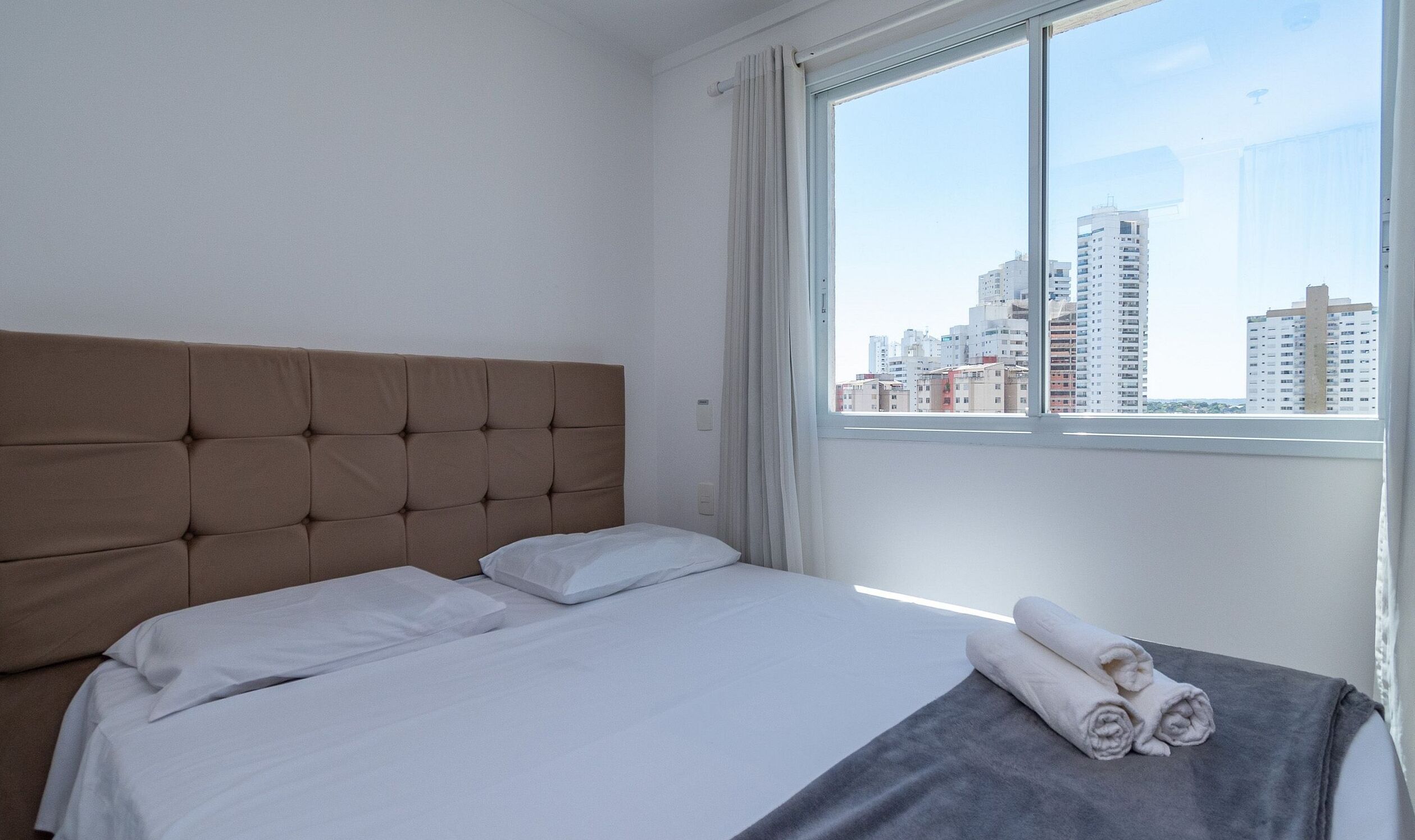 Apartamento básico | Ferros/tábuas de passar roupa, Wi-Fi de cortesia, roupa de cama