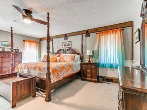 5 habitaciones, tabla de planchar con plancha, cuna de viaje y wifi 