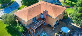 Spacious 5-bedroom house in enchanting Ames with Wi-Fi, Close to the Action!!