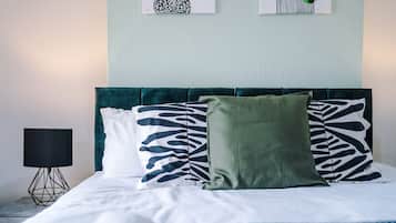 2 bedrooms, iron/ironing board, free WiFi, bed sheets