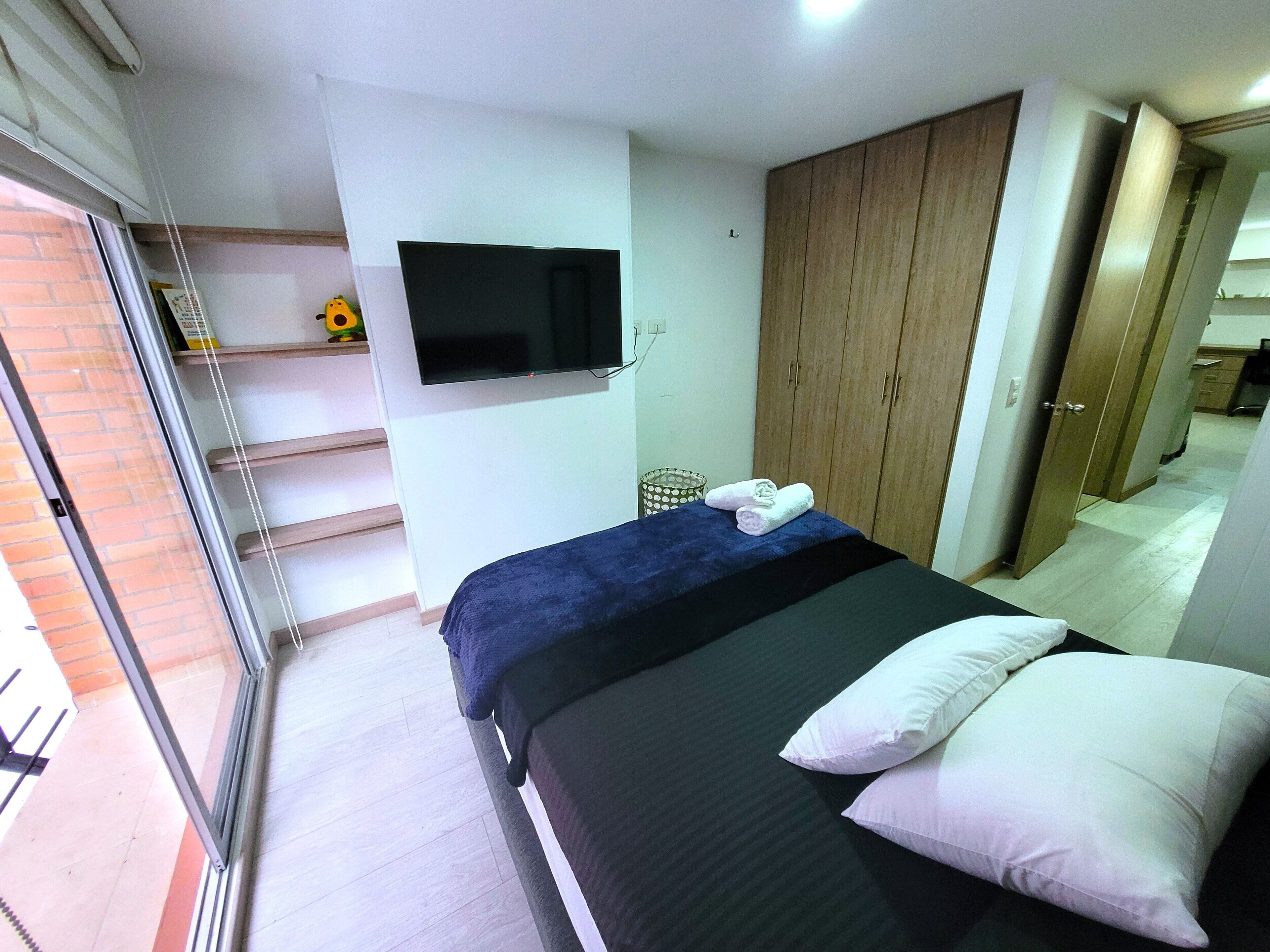 1 chambre, bureau, fer et planche à repasser, Wi-Fi gratuit