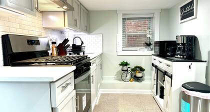 Cozy 2-bedroom Gem in charming North Bergen with Parking, backyard, and grill