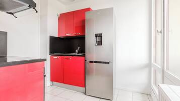 Réfrigérateur, micro-ondes, four, lave-vaisselle