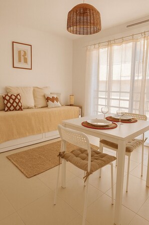 Dining - Charming 23 m² studio near the sea (Nice)