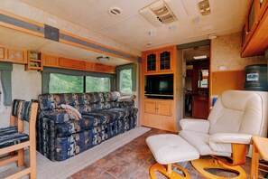 电视、立体声音响