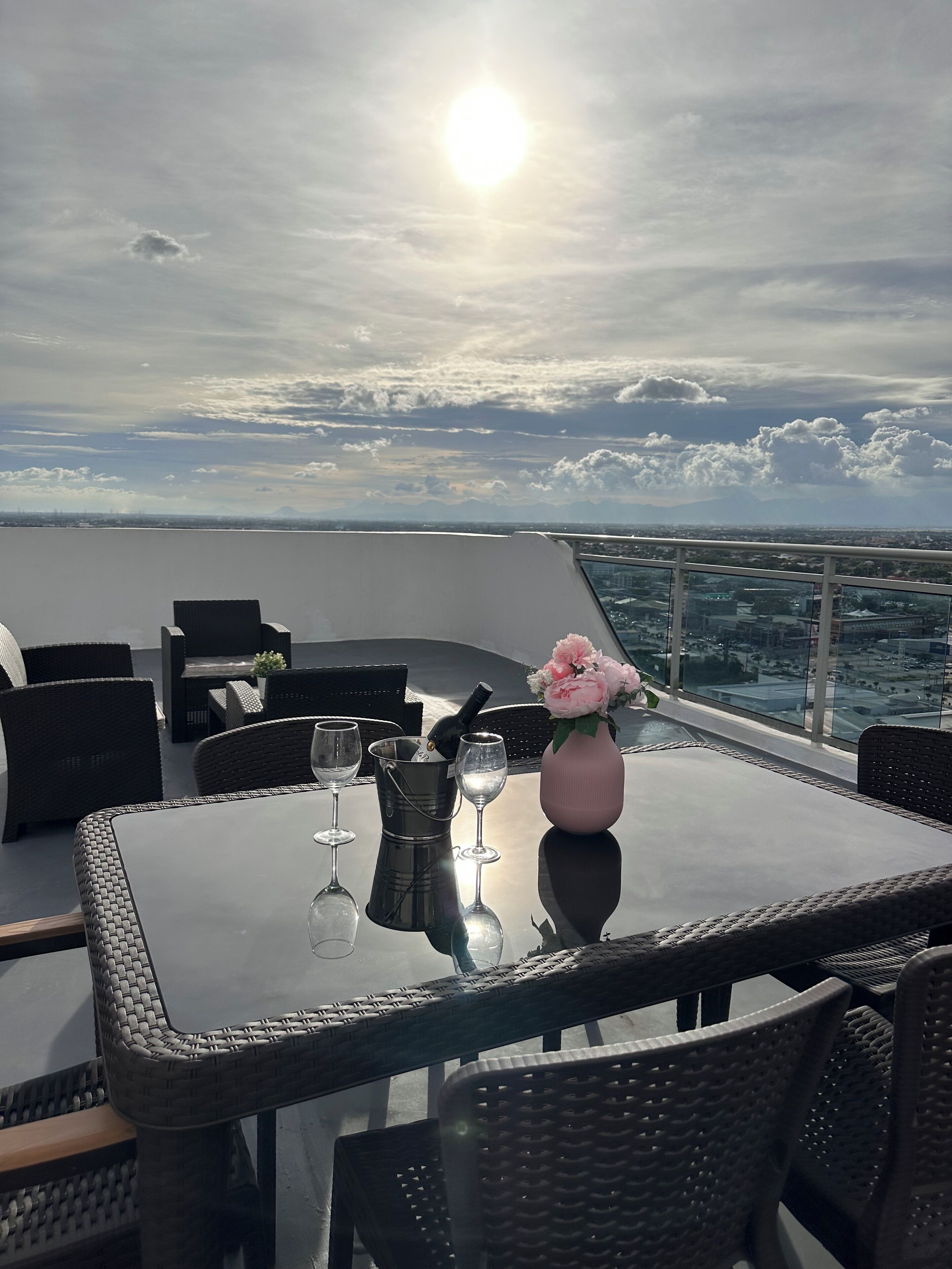 屋外ダイニングエリア