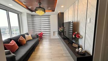 Smart TV, music library, stereo