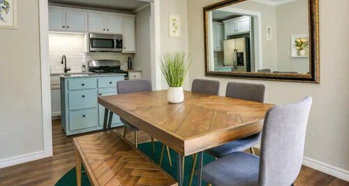 The Casino Cottage in Durant! Hotel Amenities, 2 Kings, 4mi to Casino, Sleeps 8
