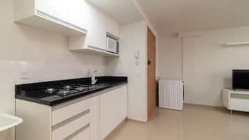 Apartment | Private kitchen | Cookware/dishes/utensils