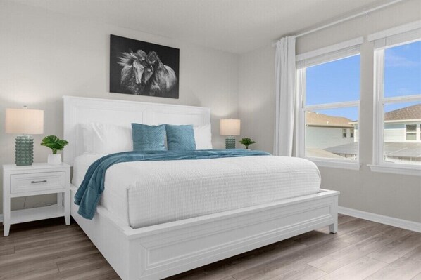 5 bedrooms, iron/ironing board, WiFi, bed sheets