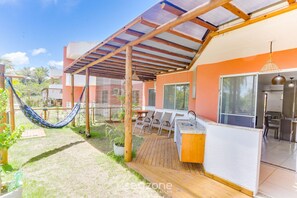 Apartemen Basic | Tempat makan outdoor