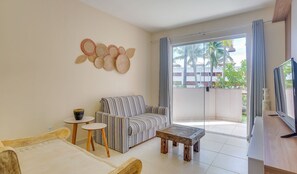 Basic Apartment | Living area