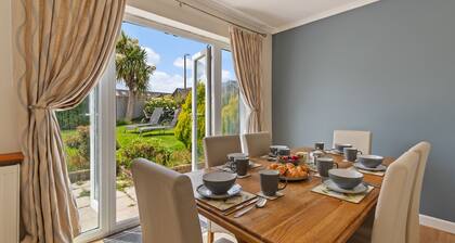 Sea Charm - Cosy Bungalow Near Beach and Village