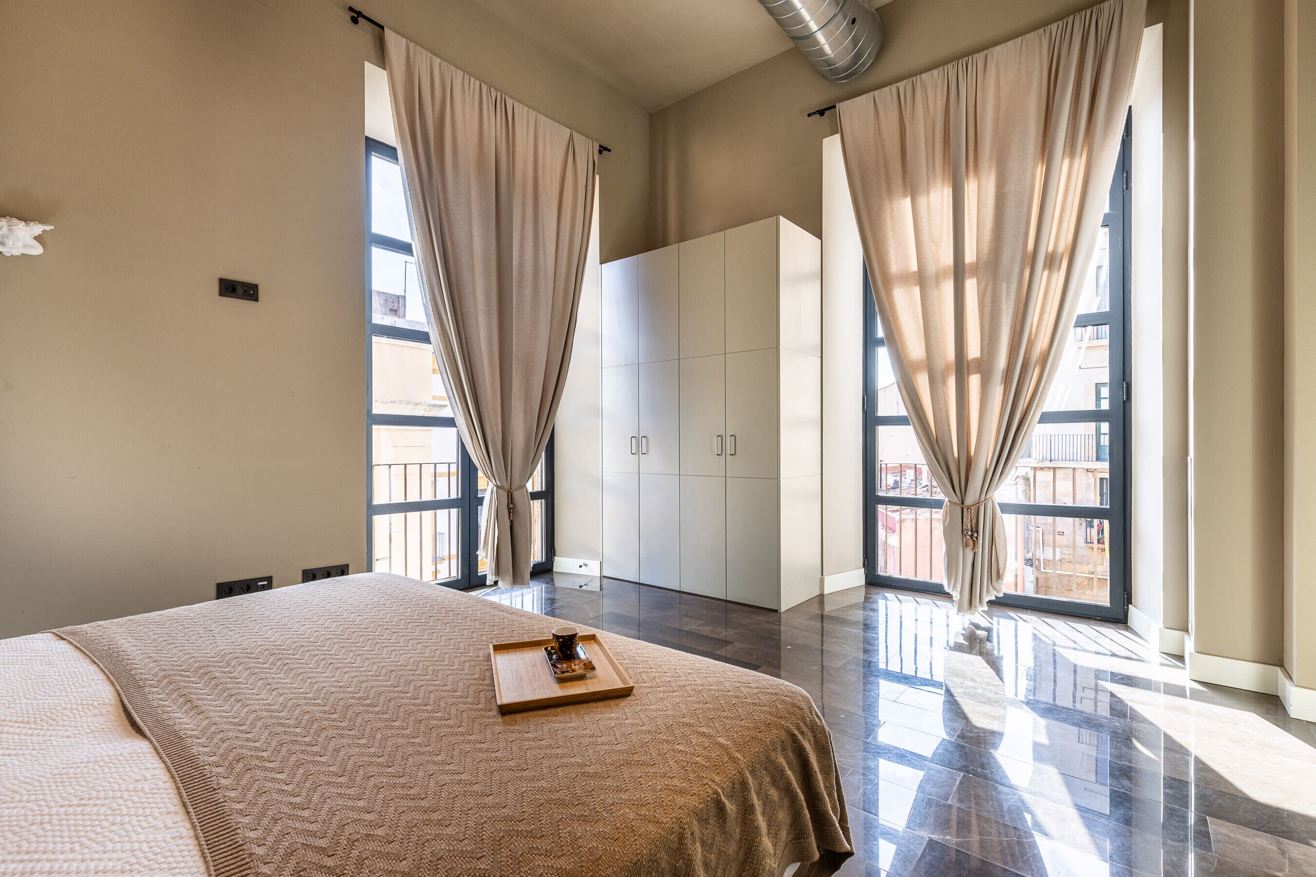 3 slaapkamers, een strijkplank/strijkijzer, wifi, beddengoed