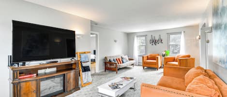TV, fireplace