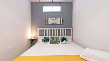 2 quartos, ferros/tábuas de passar roupa, Wi-Fi, roupa de cama