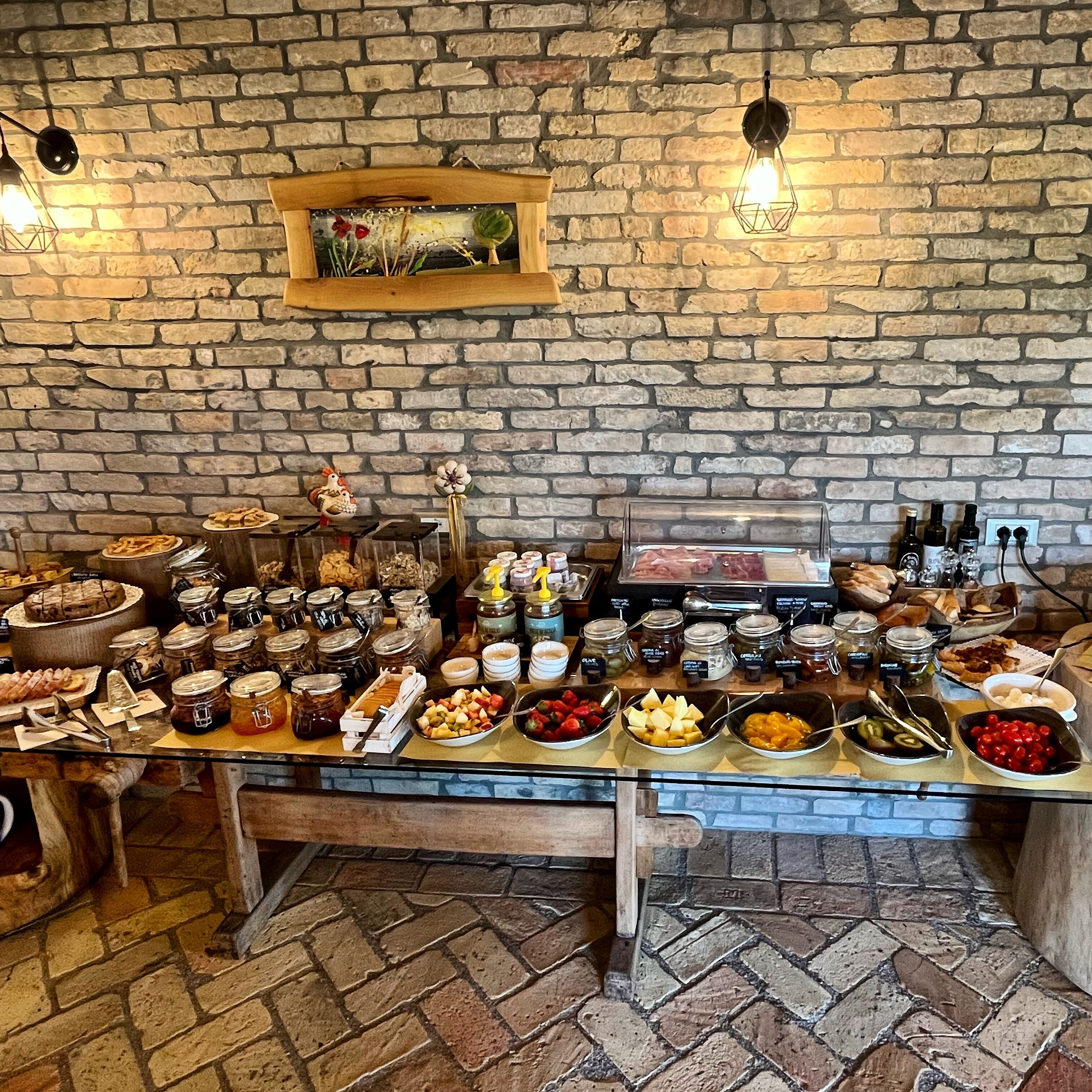 Colazione a buffet inclusa, servita tutte le mattine 