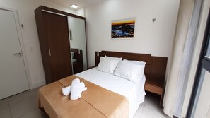 1 quarto, escrivaninha, ferros/tábuas de passar roupa, Wi-Fi de cortesia