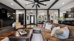 Unclassified image, 3 of 33, button - Relaxing Oasis in the Heart of Bentonville (Bentonville)