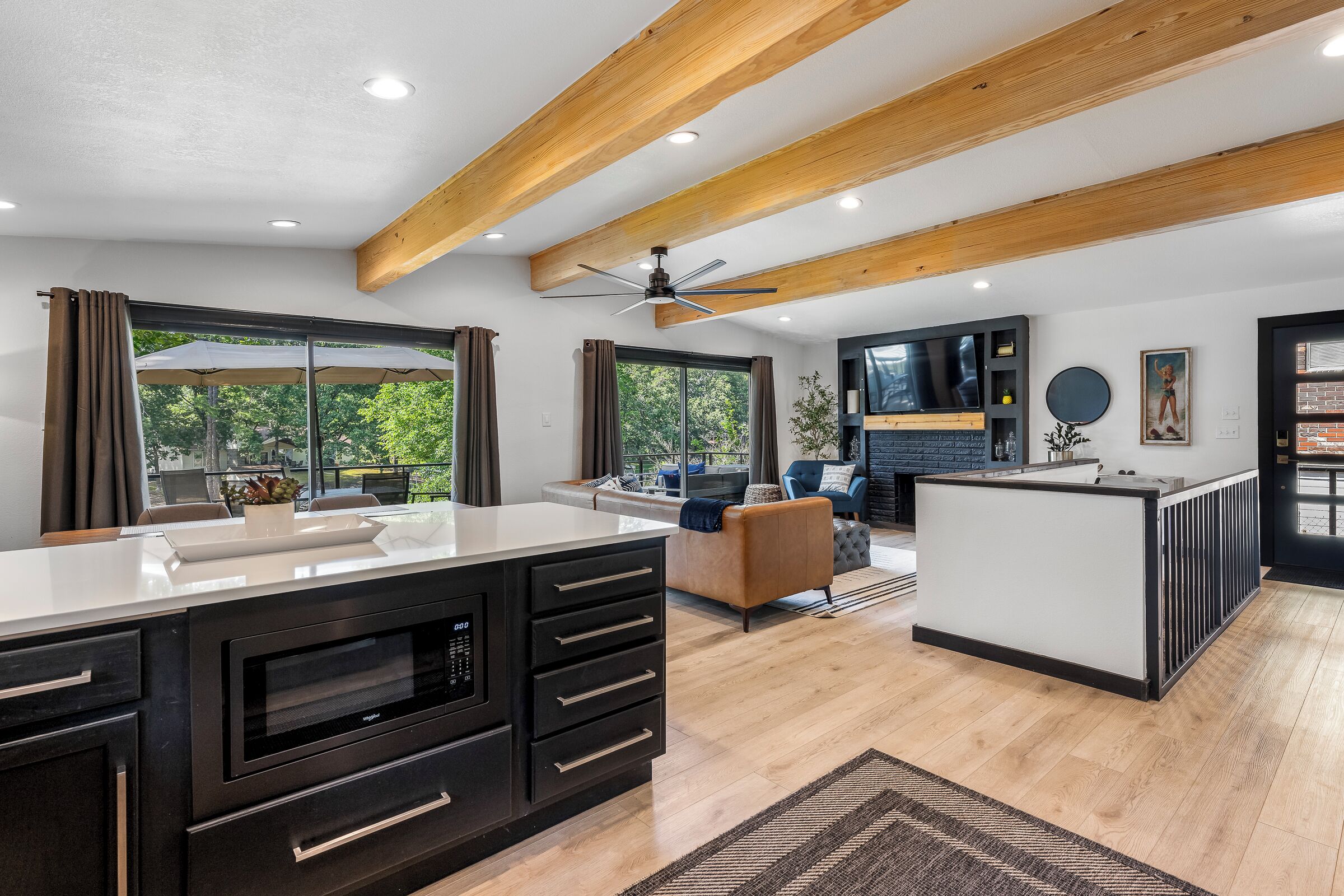 Modern Lake Front Home w/Private Dock & Sleeps 10