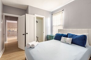 2 bedrooms, desk, iron/ironing board, travel crib