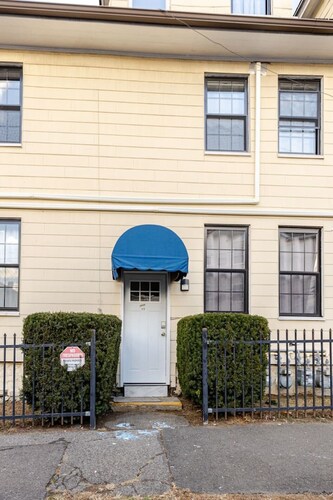 Modern 2 Bedroom in Black Rock