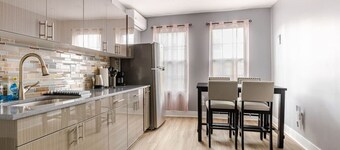 Modern 2 Bedroom in Black Rock