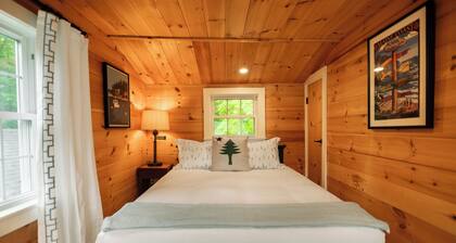 Cozy cottage -Close to Downtown Camden!