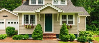 Cozy cottage -Close to Downtown Camden!