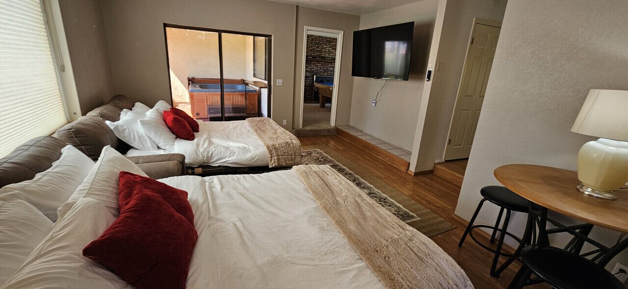 4 bedrooms, desk, iron/ironing board, travel crib