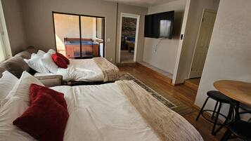 4 bedrooms, desk, iron/ironing board, travel crib