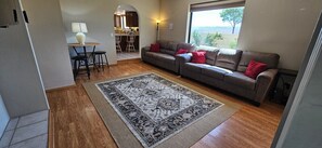 Smart-tv, pejs, bordfodbold, bordtennisbord