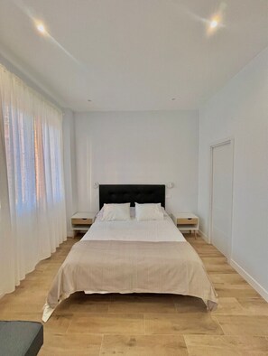 Free WiFi, bed sheets - Charming Accommodation near IFEMA (Madrid)