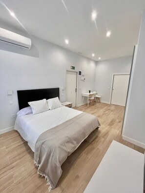 واي فاي مجانًا وملاءات أسرّة