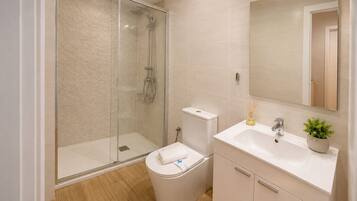Shower, towels