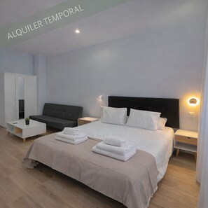 Free WiFi, bed sheets - IFEMA within reach: Cozy accommodation (Madrid)