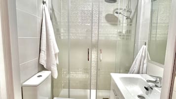 Shower, towels