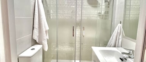 Shower, towels