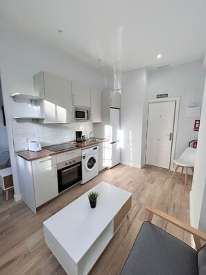 Fridge, microwave, oven, dishwasher